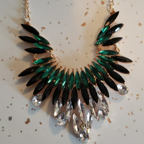 Sparkling Statement Necklace - Picture 1 of 3